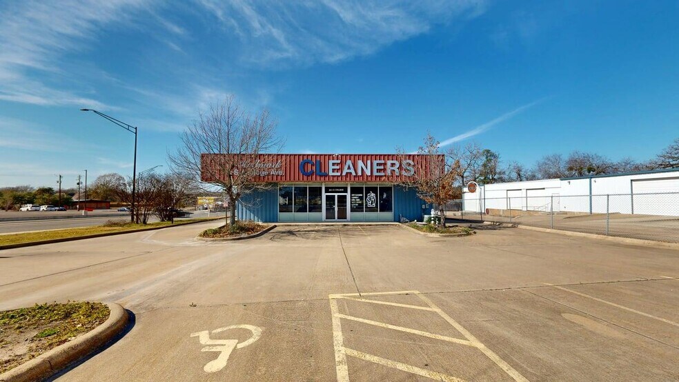 Primary Photo Of 3611 S College Ave, Bryan Freestanding For Sale
