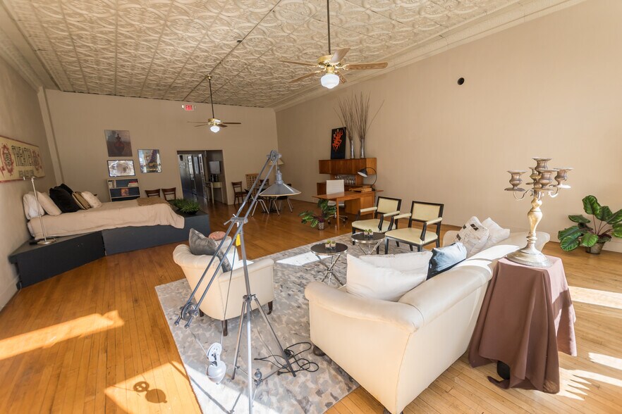 More Photos Of 35 Main St, Bisbee Restaurant For Sale