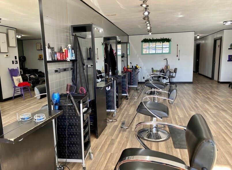 More Photos Of 252 W Main St, Delta General Retail For Sale