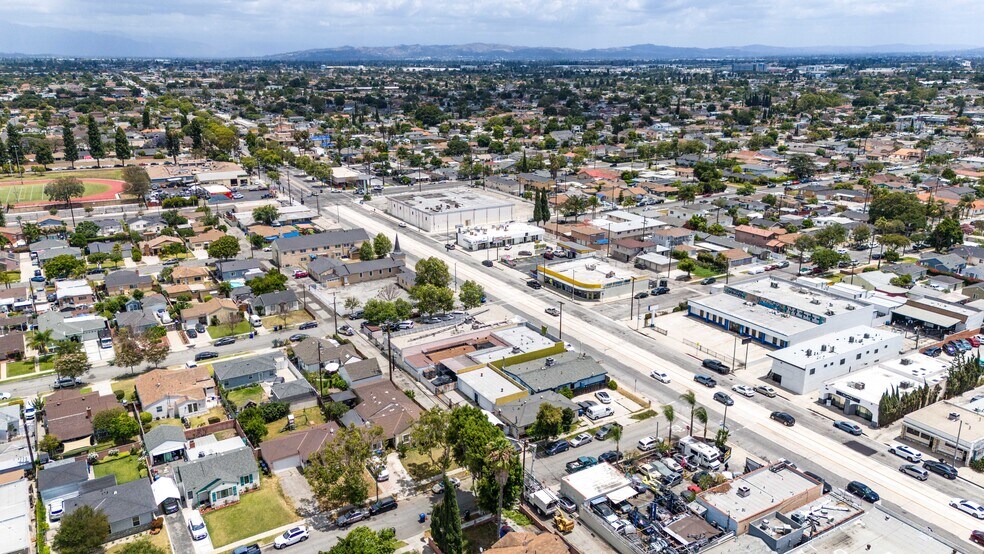 More Photos Of 13175 Paramount Blvd, South Gate Office For Sale