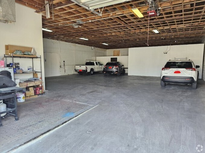 More Photos Of 611 Newman St, El Paso Warehouse For Lease