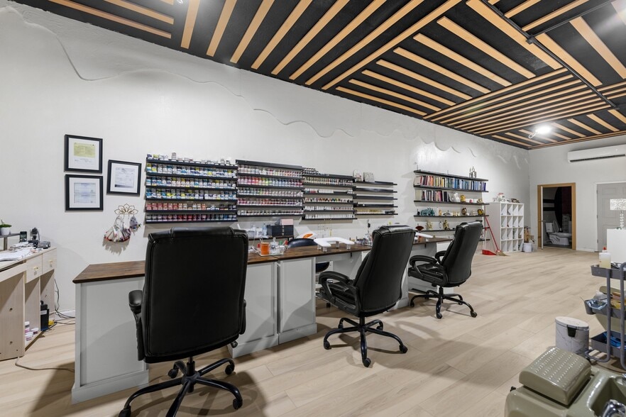 More Photos Of 144 E Broadway, Newport Storefront Retail Office For Sale