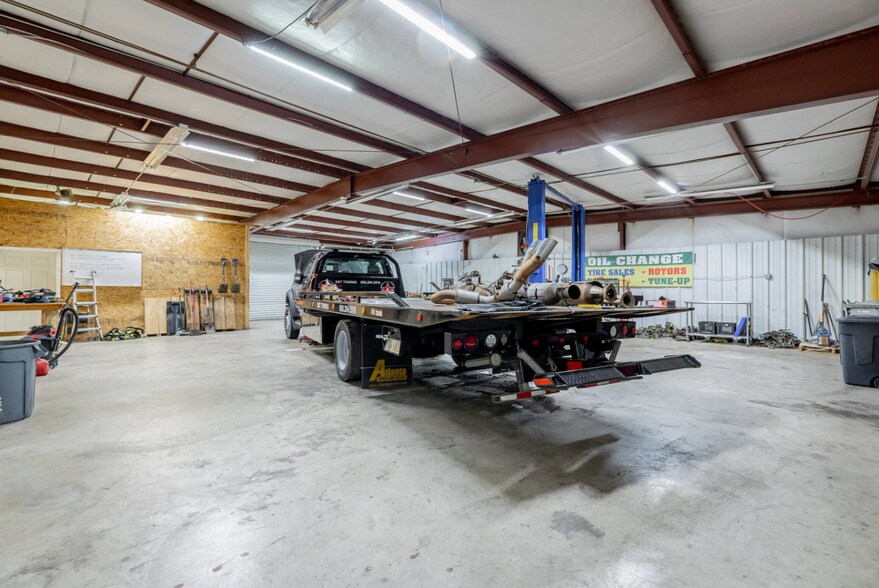 More Photos Of 218 Industrial Park Dr, Soddy Daisy Light Distribution For Sale