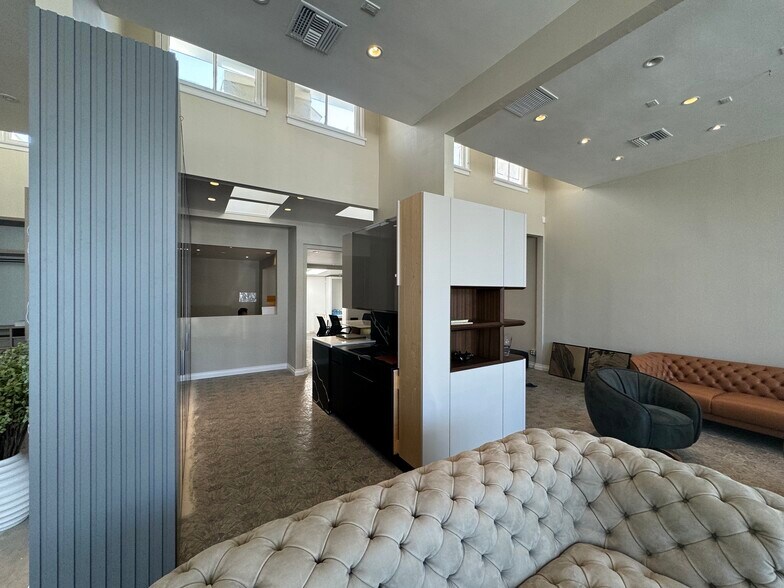 More Photos Of 8262 Melrose Ave, Los Angeles Storefront Retail Residential For Lease