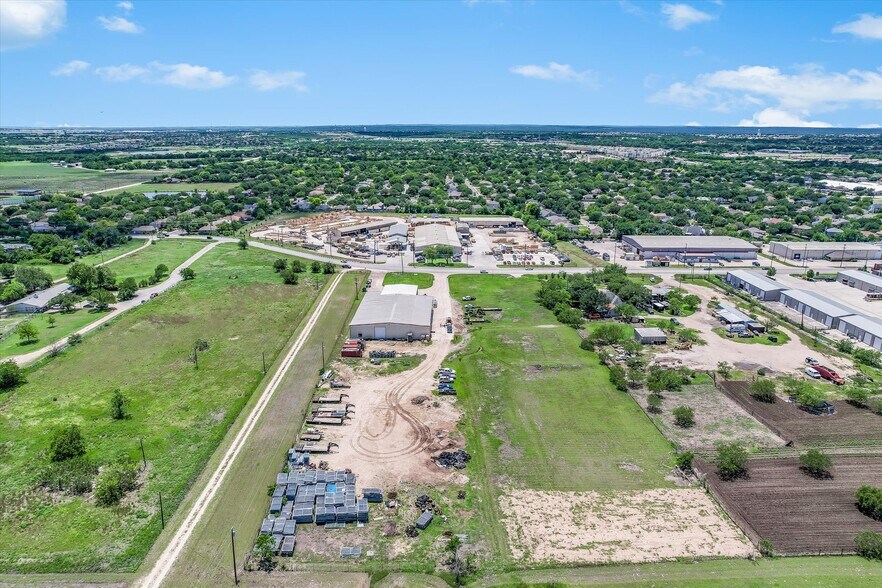 More Photos Of 1251 Bunton Creek Rd, Kyle Warehouse For Lease