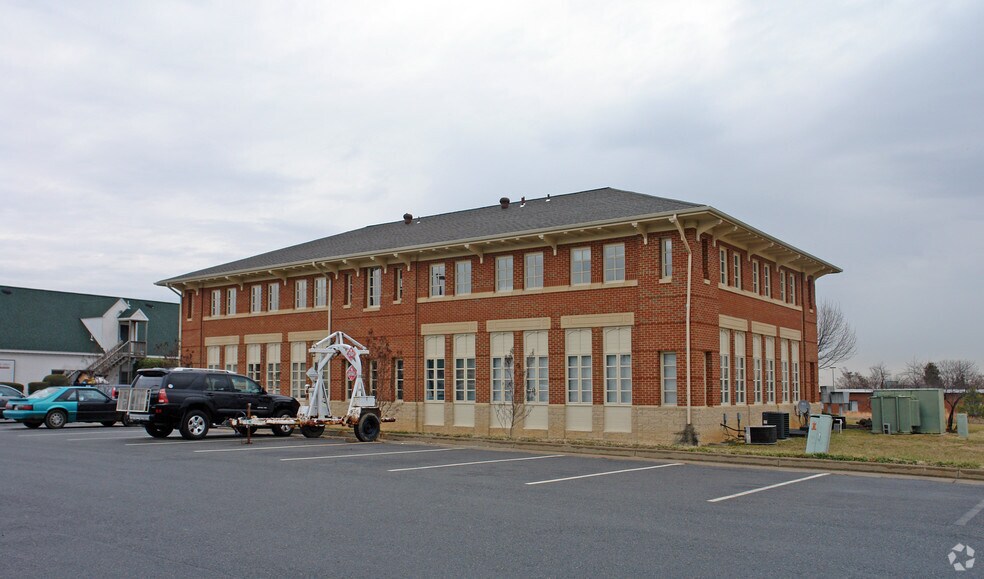 More Photos Of 3920 Plank Rd, Fredericksburg Office Residential For Sale