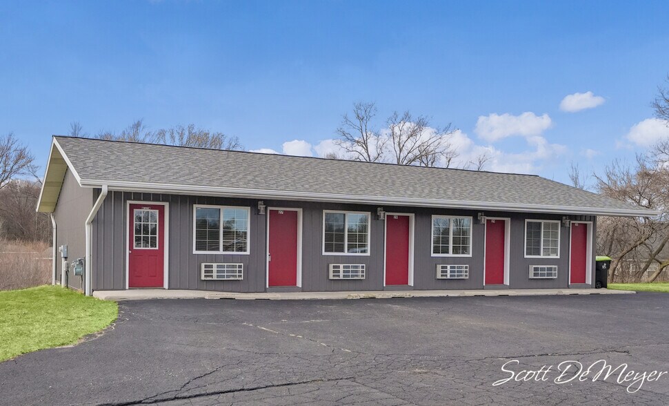 More Photos Of 109 S Greenville West Dr, Greenville Light Manufacturing For Sale