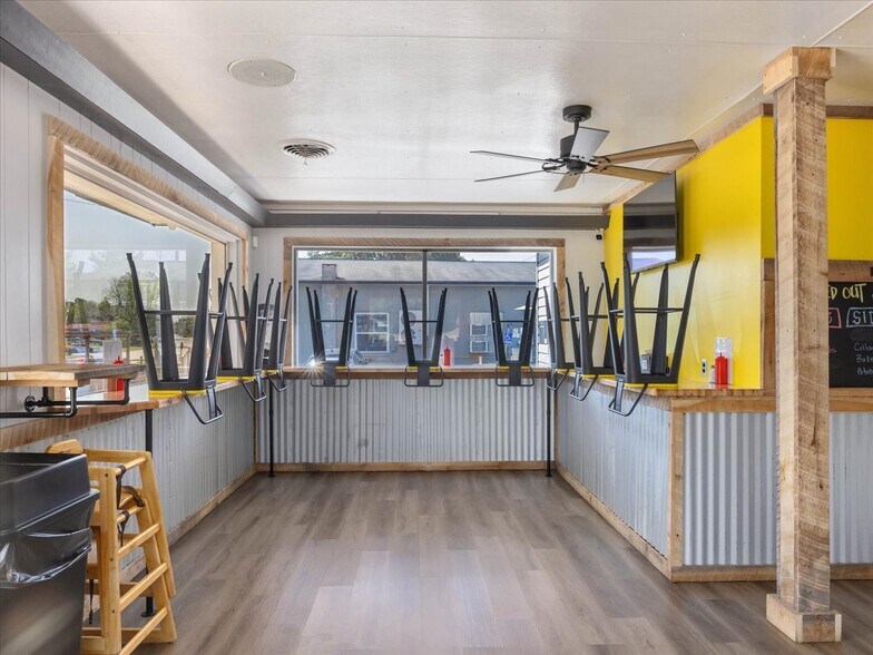 More Photos Of 919 N 2nd Ave, Siler City Restaurant For Sale