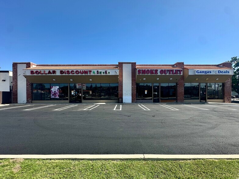 More Photos Of 41615-41627 E Florida Ave, Hemet Freestanding For Lease