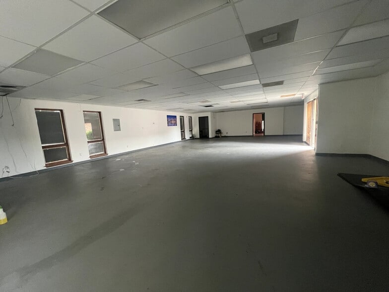 More Photos Of 7814 NW 94th St, Oklahoma City Office For Sale