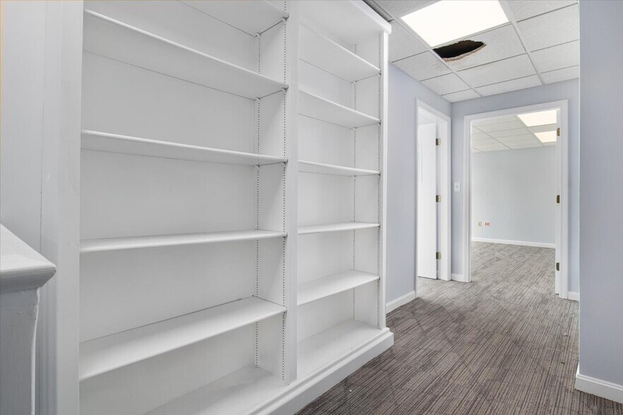 More Photos Of 384 Washington St, Westwood Freestanding For Lease
