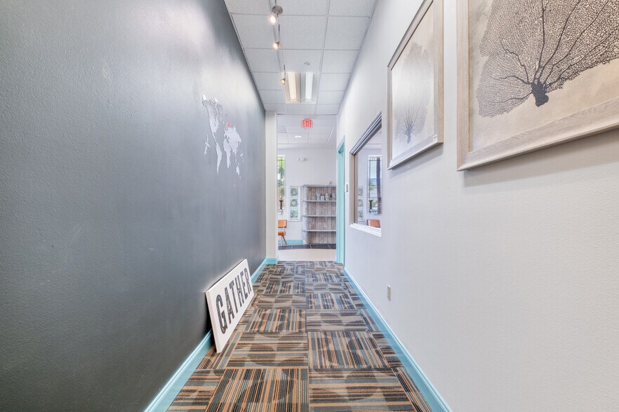 More Photos Of 503A Harbor Blvd, Destin Flex For Lease