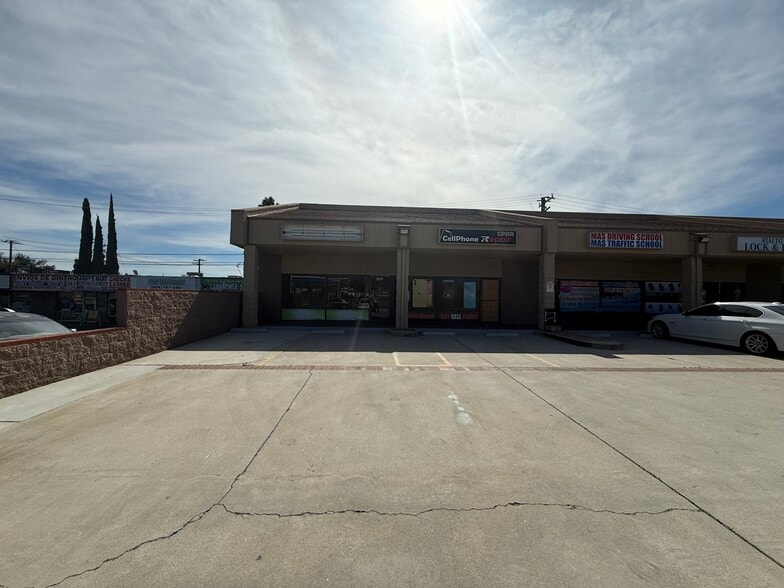 More Photos Of 519 W Foothill Blvd, Rialto Unknown For Lease