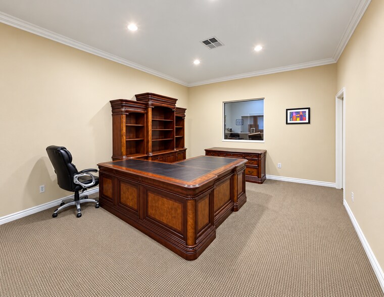 More Photos Of 244 E Avenue K10, Lancaster Showroom For Lease