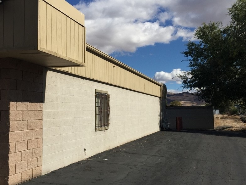 More Photos Of 397-399 Greg St, Sparks Light Distribution For Lease