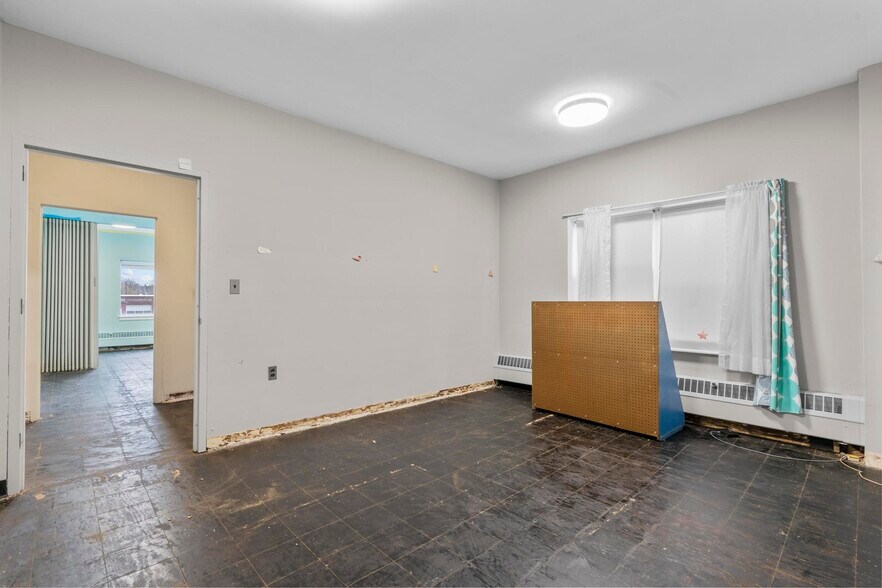 More Photos Of 19 Goodwill Ave, Meriden Specialty For Sale