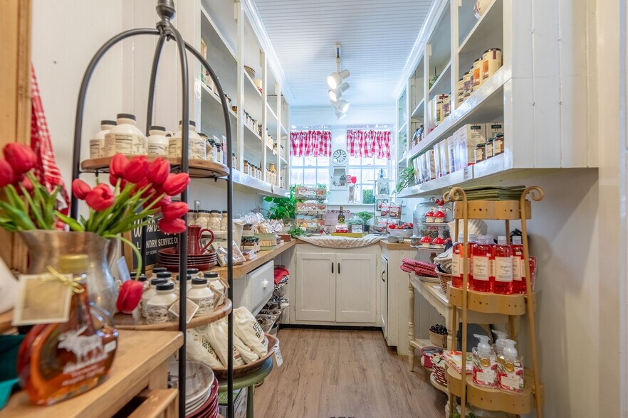 More Photos Of 16 West Main St, Wilmington General Retail For Sale