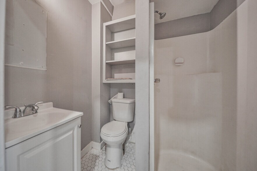 More Photos Of 123 N 2nd St, Easton Apartments For Sale