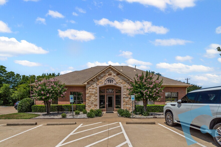 More Photos Of 751 E Southlake Blvd, Southlake Office For Sale