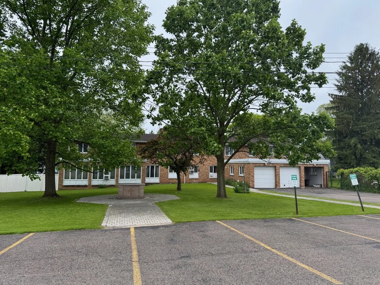 More Photos Of 89 E Genesee St, Auburn Flex For Sale