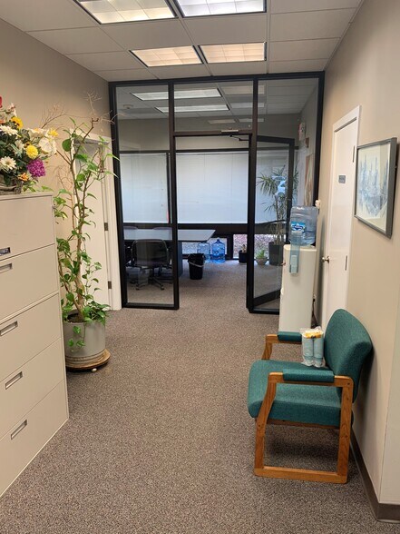 More Photos Of 666 Dundee Rd, Northbrook Office For Lease