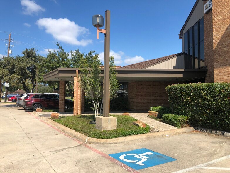 More Photos Of 1930 E Rosemeade Pky, Carrollton Office For Lease