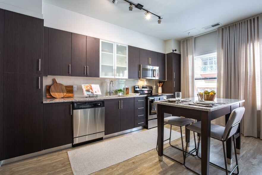 More Photos Of 1919 Clarendon Blvd, Arlington Apartments For Lease