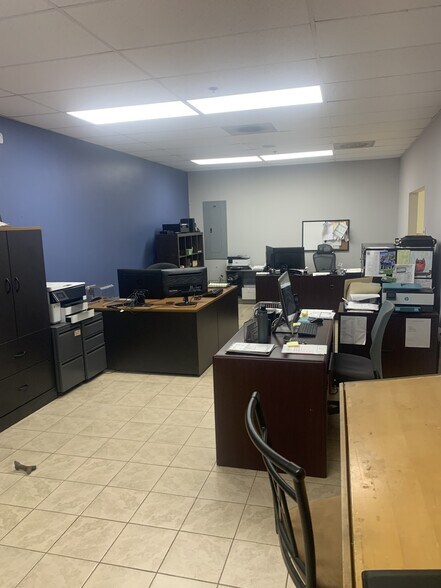 More Photos Of 8966 Mike Garcia Dr, Manassas Warehouse For Sale