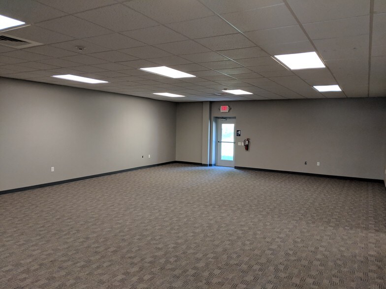 More Photos Of 1400 Proline Pl, Gettysburg Office For Sale