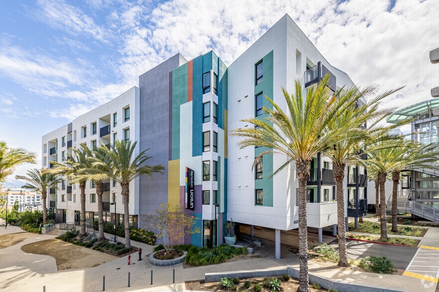 Primary Photo Of 4520 Alvarado Canyon Rd, San Diego Apartments For Lease