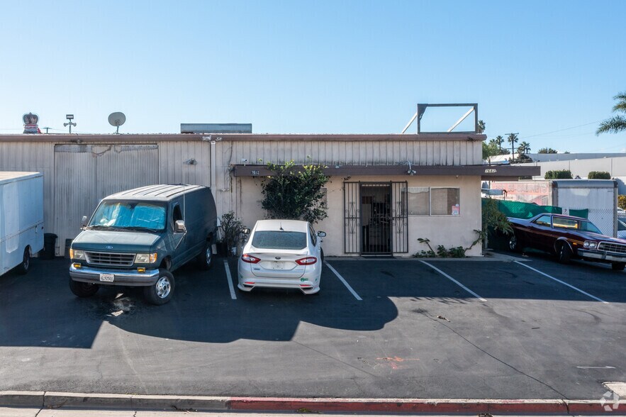 7671 Liberty Dr, Huntington Beach, CA 92647 Warehouse For Sale