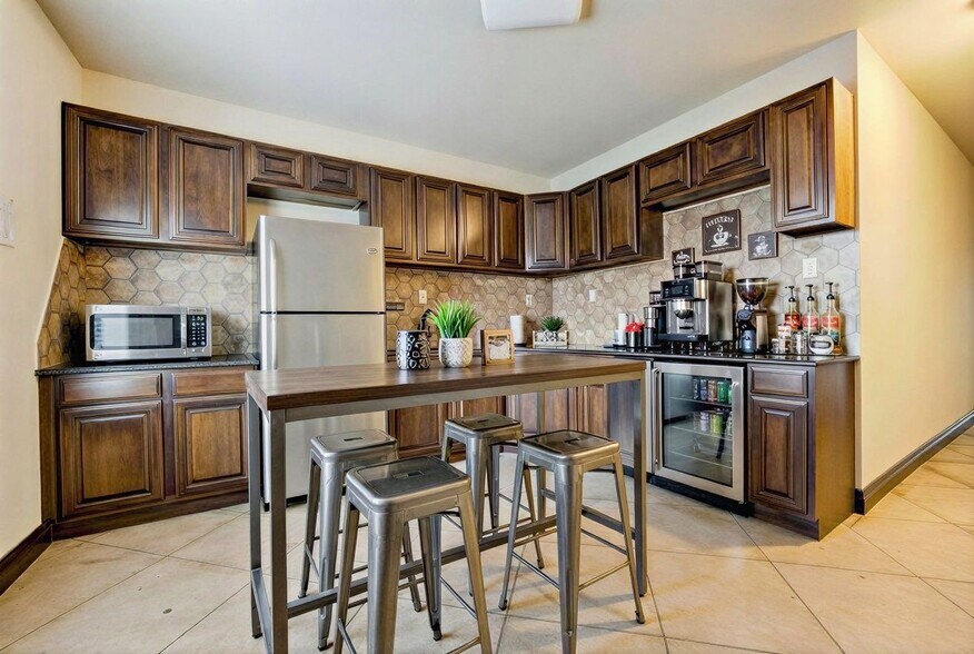 More Photos Of 11575 S Western Ave, Edmond Office For Sale