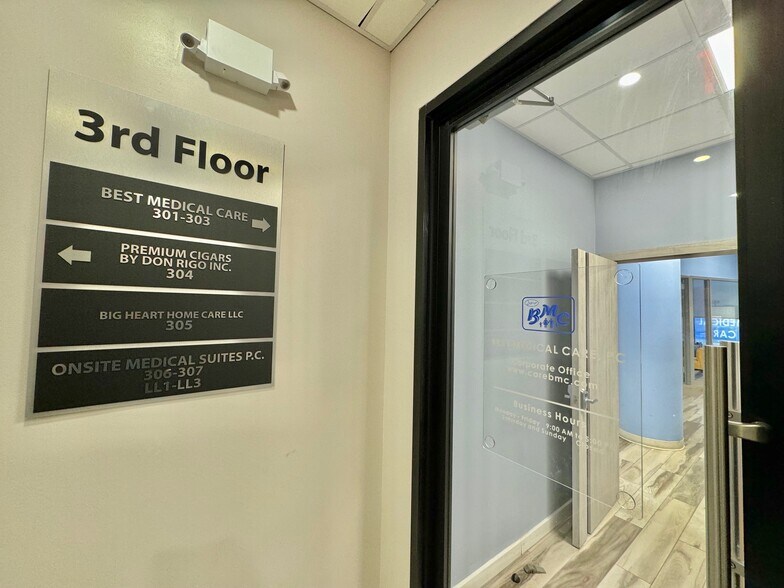 More Photos Of 136-21 Hillside Ave, Richmond Hill Medical For Lease