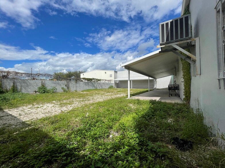 More Photos Of 5731 SW 23rd St, West Park Auto Repair For Lease