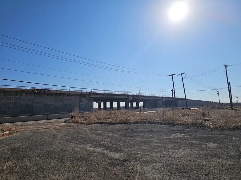 More Photos Of 8316 W I-20, Midland Warehouse For Lease