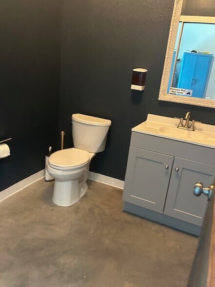 More Photos Of 200 Highlandville Rd, Highlandville Restaurant For Sale