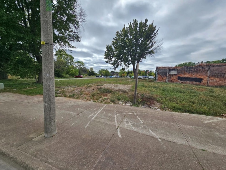 Primary Photo Of 4254 Park St, Niagara Falls Land For Sale