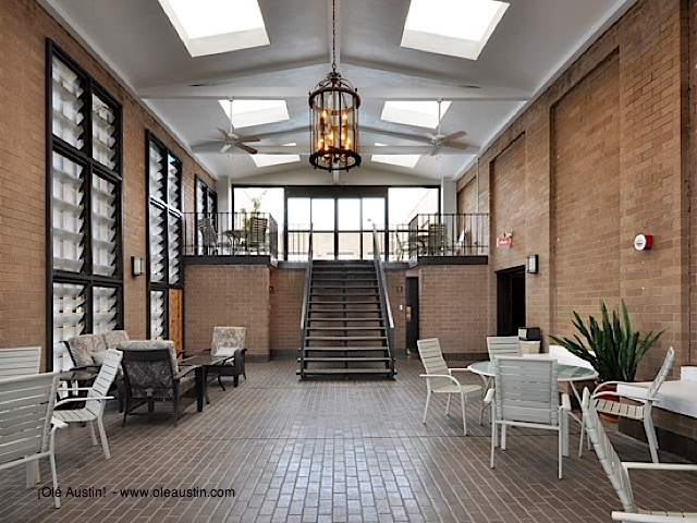 More Photos Of 1122 Colorado St, Austin Office Residential For Lease