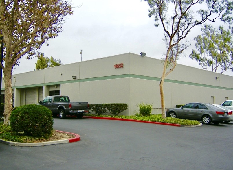 More Photos Of 11652 Knott St, Garden Grove Distribution For Lease
