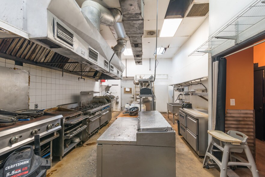 More Photos Of 210 Sw 2nd St, Fort Lauderdale Bar For Lease