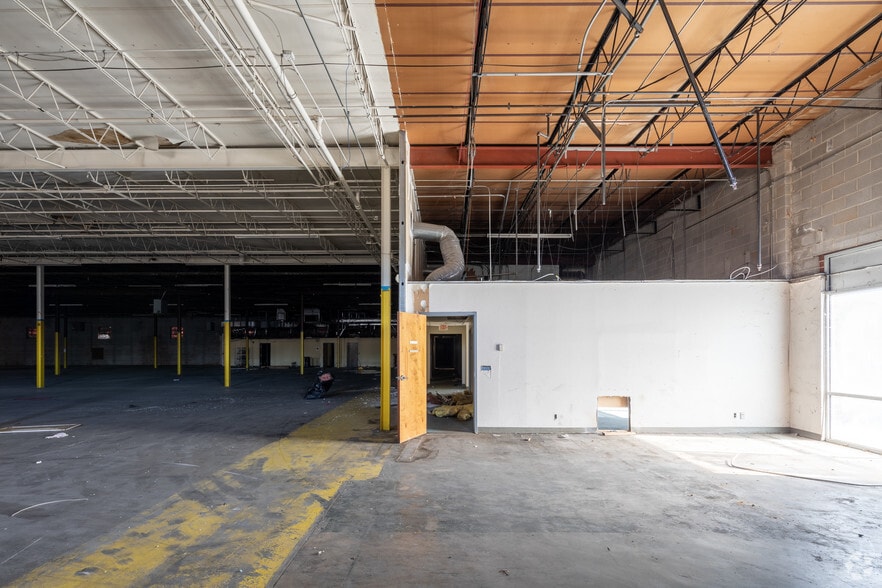 More Photos Of 4445 Wendell Dr SW, Atlanta Distribution For Lease