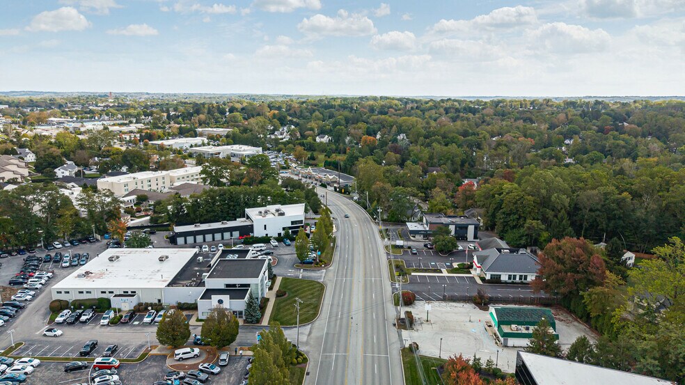 More Photos Of 414 W Lancaster Ave, Devon Bank For Lease