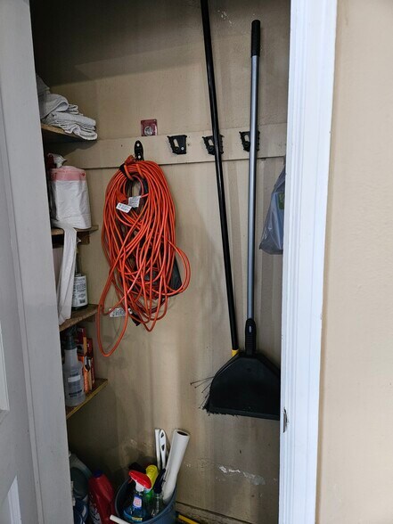 More Photos Of 815 N 1st Ave, Great Falls Auto Dealership For Lease