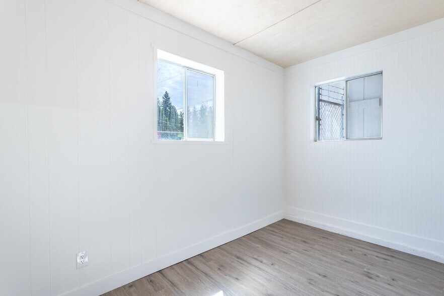 More Photos Of 37087 Main St, Burney Showroom For Sale