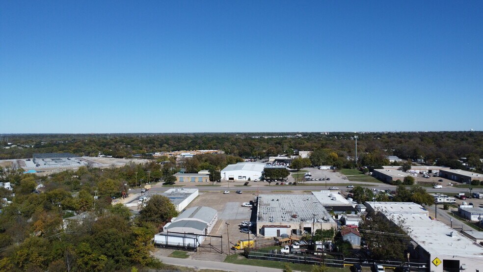 More Photos Of 5520 Military Pky, Dallas Industrial For Sale