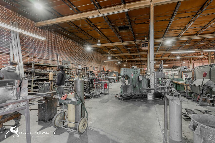 More Photos Of 979 Donnelly Ave SW, Atlanta Warehouse For Sale