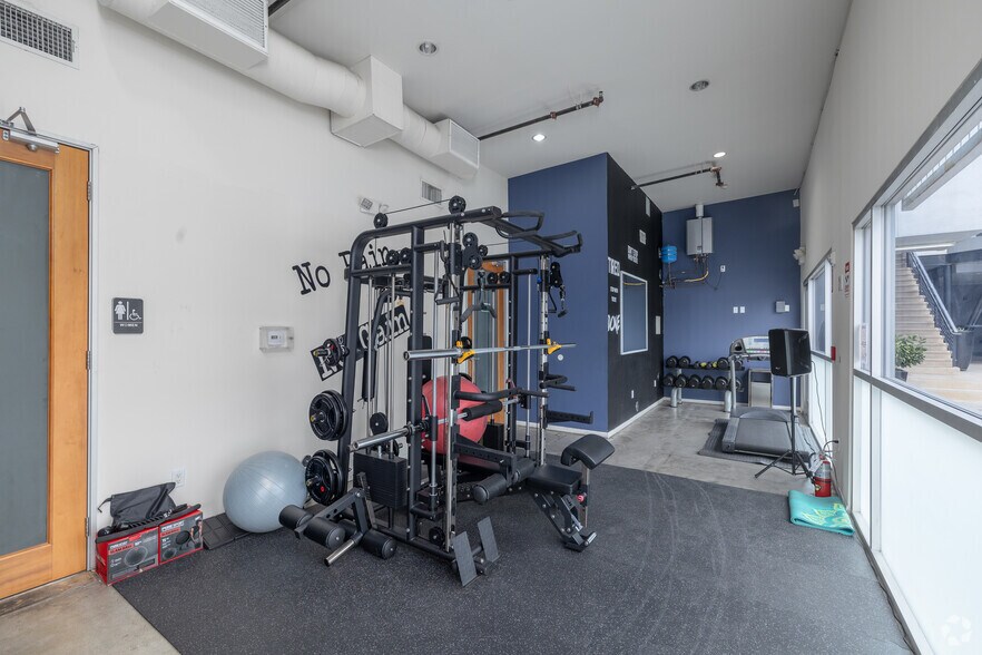 More Photos Of 6350 Santa Monica Blvd, Los Angeles Office For Sale