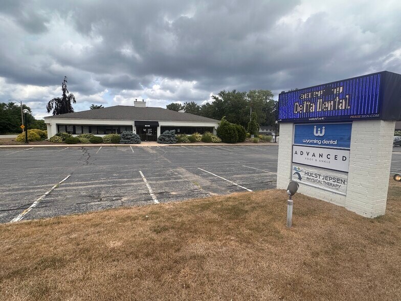 More Photos Of 1621 44th St SW, Grand Rapids Medical For Sale