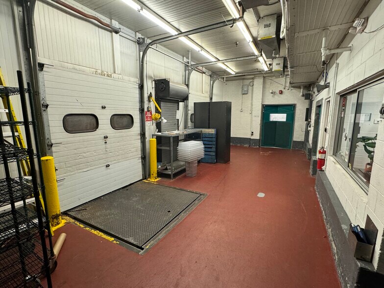 More Photos Of 1926 W Elk Pl, Denver Manufacturing For Sale