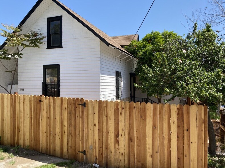 More Photos Of 1934-1936 New England St, Los Angeles Apartments For Sale